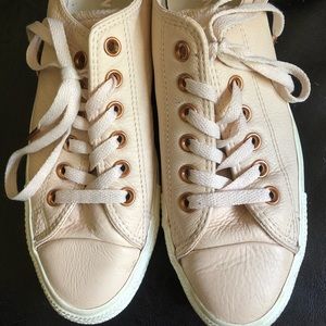 Converse Shoes - BLUSH AND ROSE GOLD CONVERSES SIZE 8 Converse Shoes - BLUSH AND ROSE GOLD CONVERSES SIZE 8